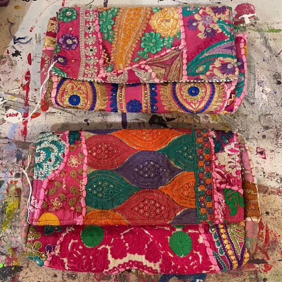 Handmade embroidery silk clutches from India! - Picture 6 of 11